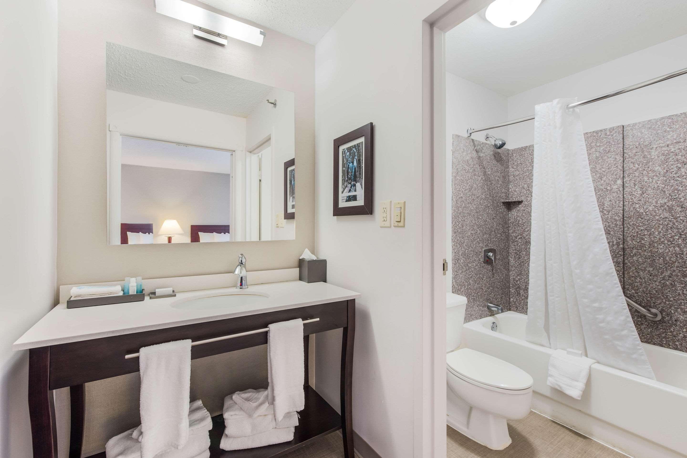 The Blu Hotel Blue Ash Cincinnati, Ascend Hotel Collection Buitenkant foto