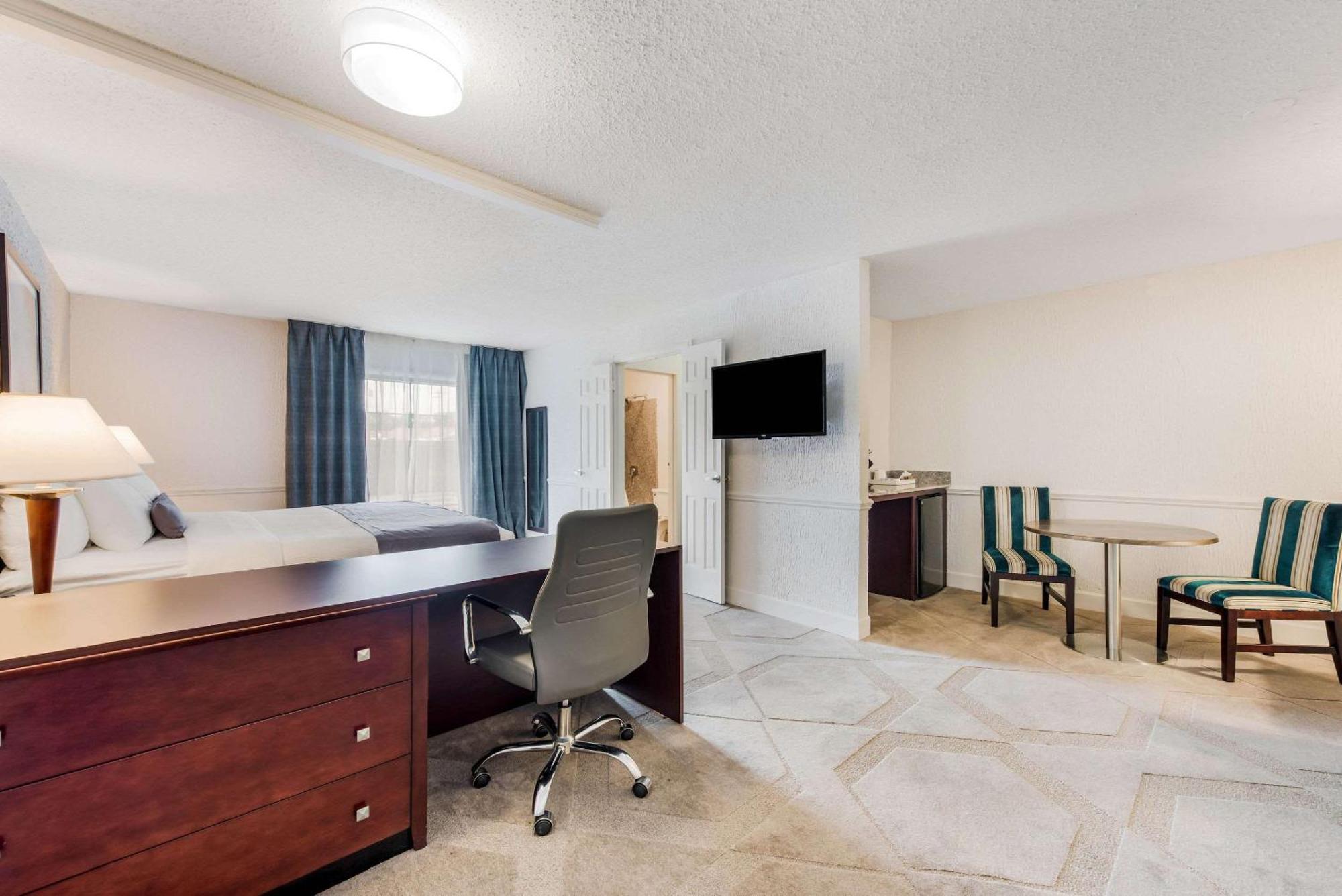 The Blu Hotel Blue Ash Cincinnati, Ascend Hotel Collection Buitenkant foto